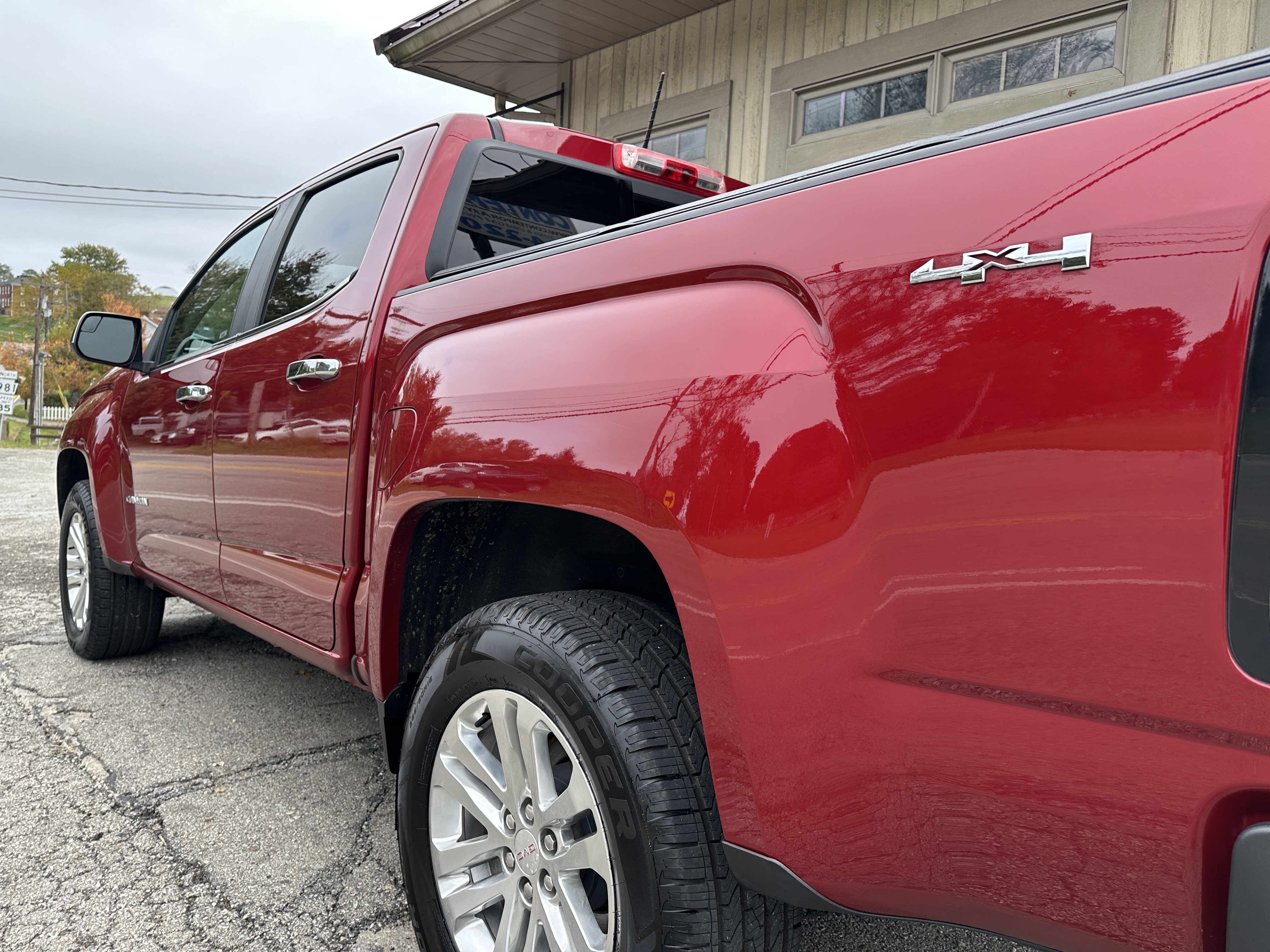 Used 2020 GMC Canyon 4x4 Crew Cab SLT image 6