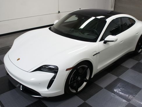 Used 2020 Porsche Taycan Turbo image 5