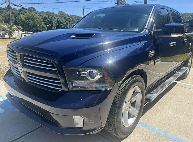 Used 2015 RAM 1500 2WD Crew Cab Sport image 2