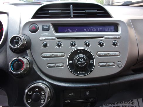 Used 2013 Honda Fit LX Hatchback 4D image 10