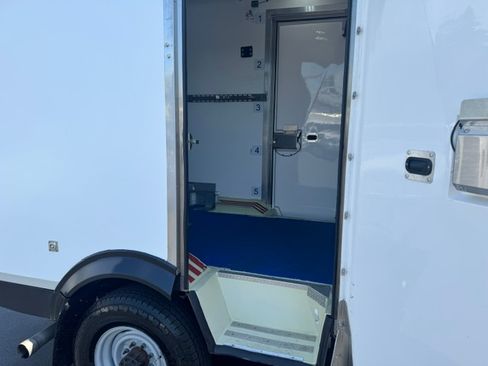 Used 2023 Ford E-350 and Econoline 350 Super Duty RWD image 6