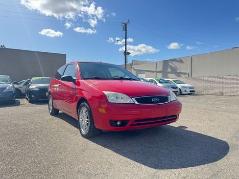 Used 2006 Ford Focus ZX3 Hatchback FWD image 12