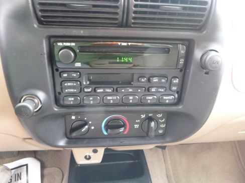 Used 2002 Ford Ranger XLT image 18