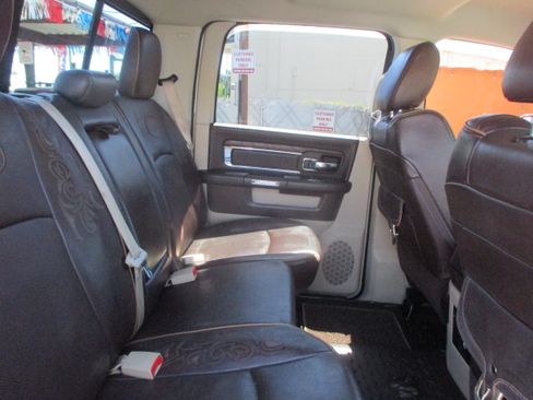 Used 2014 RAM 1500 4x4 Crew Cab Longhorn image 16