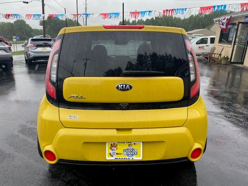 Used 2015 Kia Soul ! FWD image 7