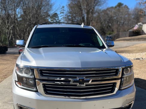 Used 2019 Chevrolet Tahoe Premier image 3