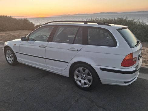 Used 2004 BMW 325i Wagon RWD image 14