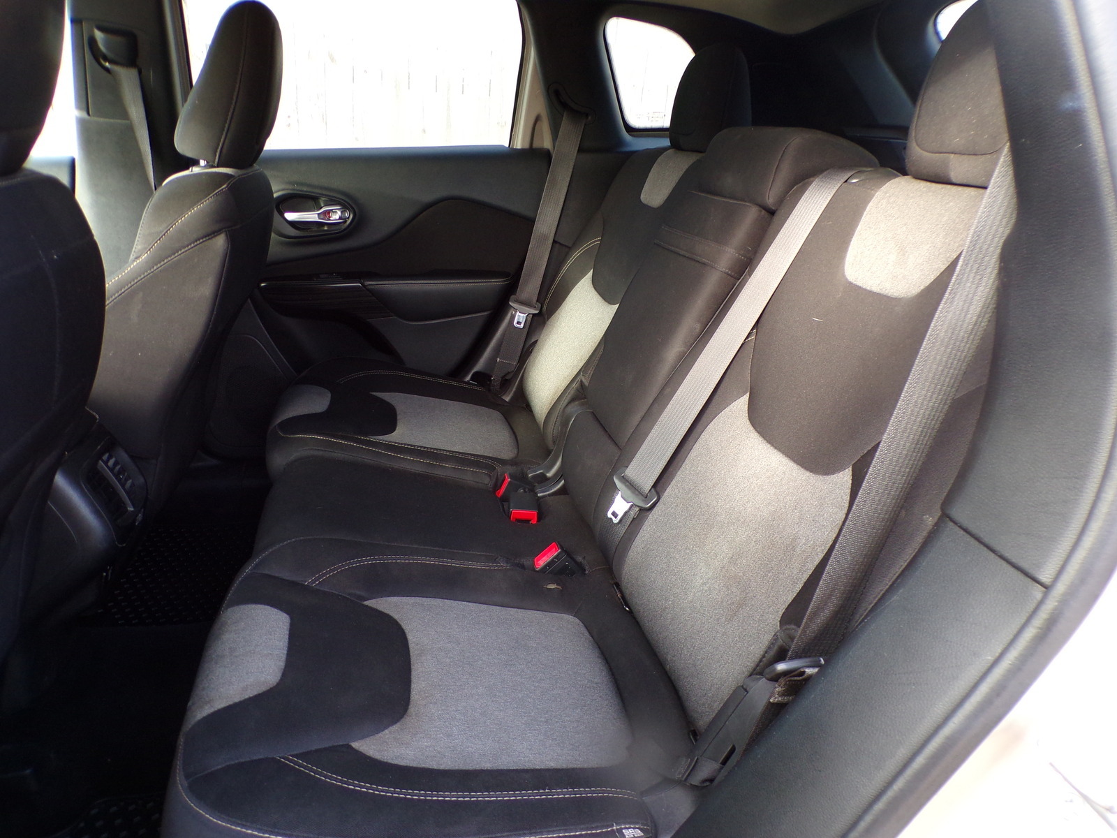 Used 2014 Jeep Cherokee Latitude AWD/4WD image 8
