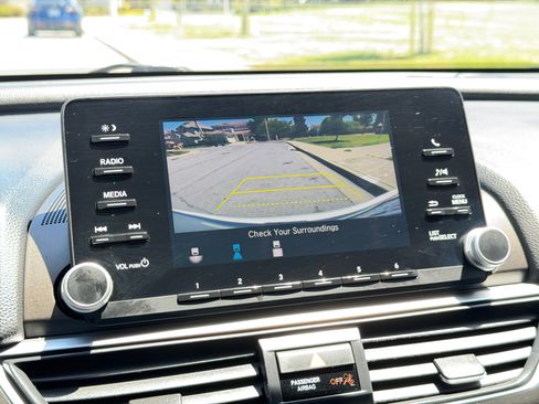 Used 2020 Honda Accord Hybrid image 12
