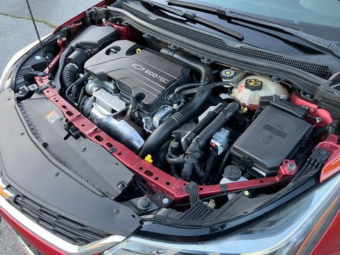 Used 2018 Chevrolet Cruze LT image 13