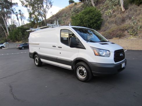 Used 2019 Ford Transit 150 XLT image 2