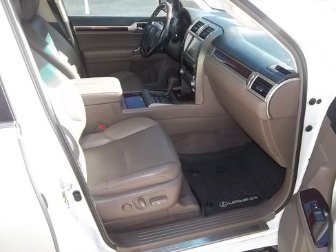 Used 2017 Lexus GX 460 Premium image 27