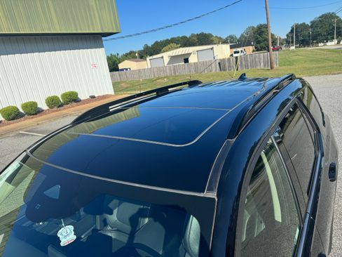 Used 2023 Honda Pilot Elite image 11