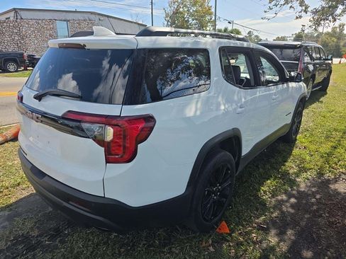 Used 2023 GMC Acadia SLT image 3