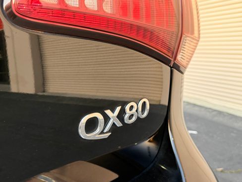 Used 2017 INFINITI QX80 image 26