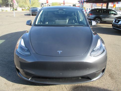 Used 2023 Tesla Model Y Performance image 15