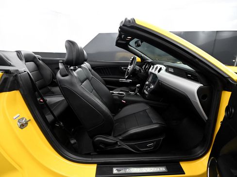 Used 2017 Ford Mustang GT Premium image 34