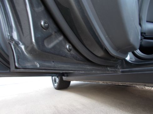 Used 2017 Chevrolet Bolt Premier image 21
