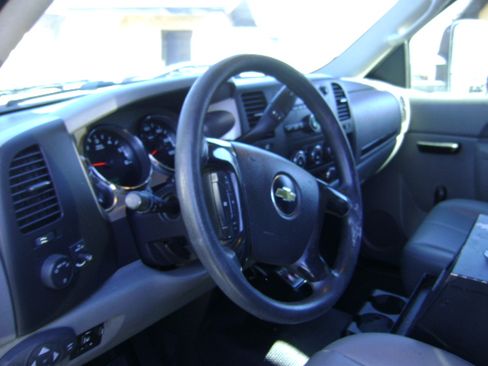 Used 2012 Chevrolet Silverado 3500 image 9