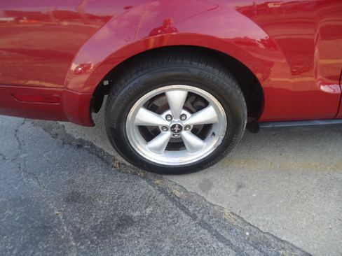 Used 2008 Ford Mustang image 5