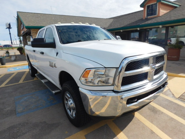 Used 2018 RAM 3500 4x4 Crew Cab ST image 1