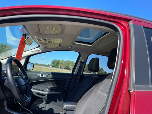 Used 2018 Ford EcoSport SE image 8