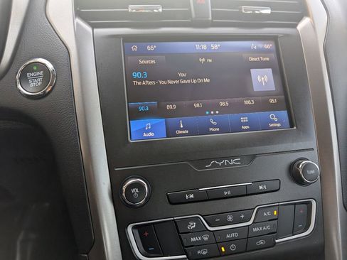 Used 2020 Ford Fusion SE image 10