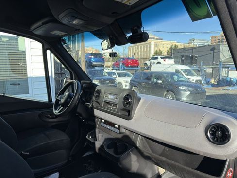 Used 2020 Mercedes-Benz Sprinter 2500 image 15