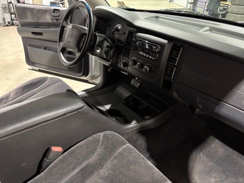 Used 2003 Dodge Dakota SXT image 19