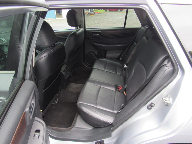 Used 2015 Subaru Outback 2.5i Limited AWD/4WD image 16