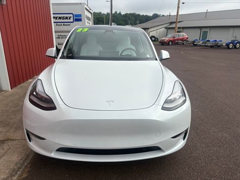 Used 2023 Tesla Model Y AWD image 6