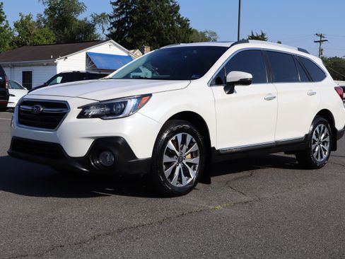 Used 2018 Subaru Outback 2.5i Touring AWD/4WD image 4
