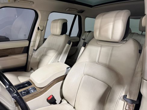 Used 2019 Land Rover Range Rover HSE image 2