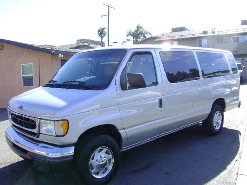 Used 2002 Ford E-350 and Econoline 350 XL image 4