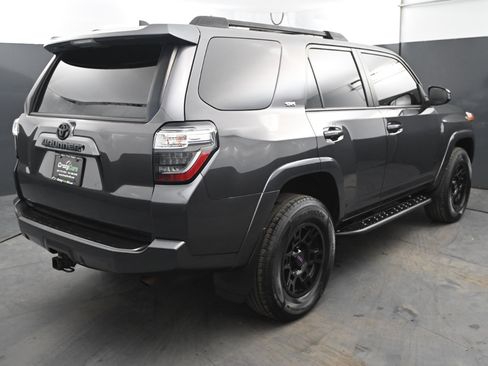 Used 2018 Toyota 4Runner SR5 image 5
