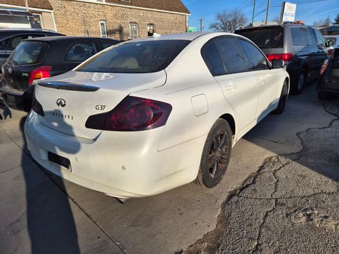 Used 2011 INFINITI G37 Journey image 4