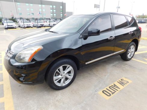 Used 2015 Nissan Rogue Select S image 4