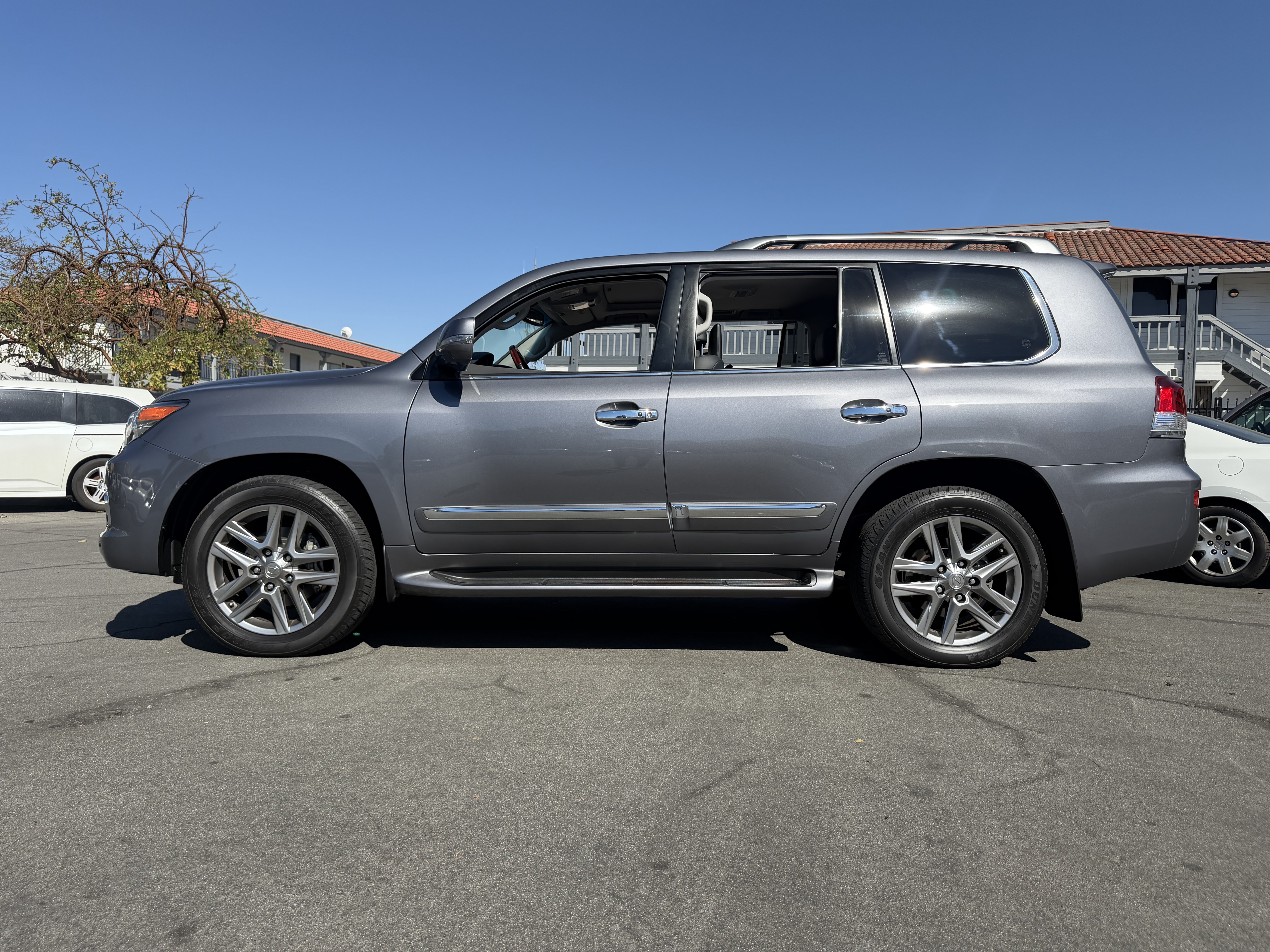 Used 2015 Lexus LX 570 4WD image 7