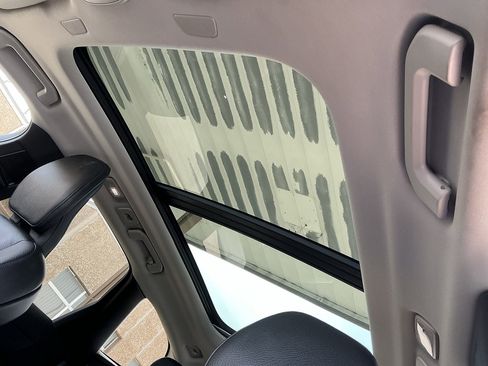 Used 2023 Volvo XC60 B5 Plus image 18