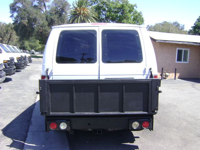 Used 2005 Ford E-250 and Econoline 250 UNAVAIL RWD image 6