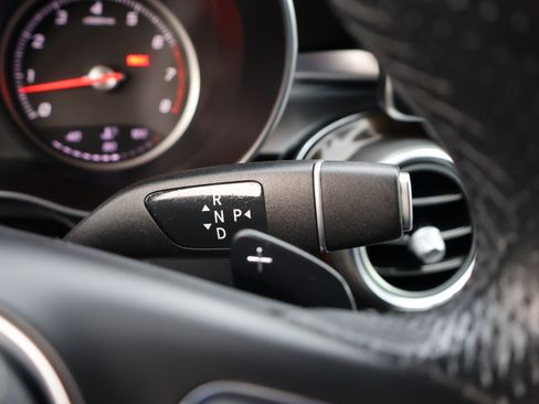 Used 2017 Mercedes-Benz GLC 300 image 32