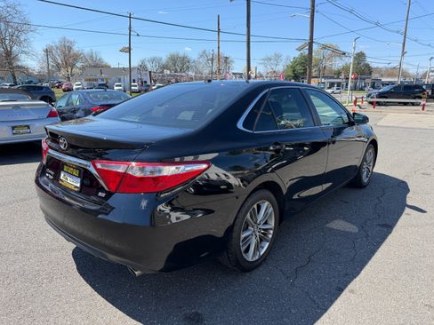 Used 2017 Toyota Camry SE image 27
