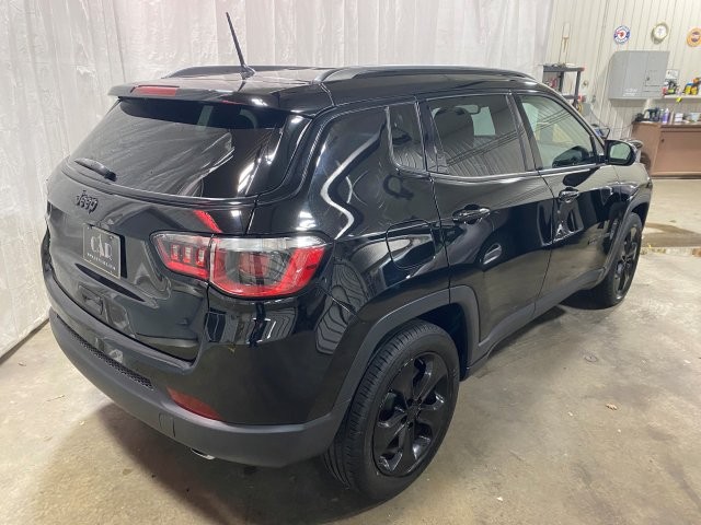 Used 2018 Jeep Compass FWD Latitude image 25