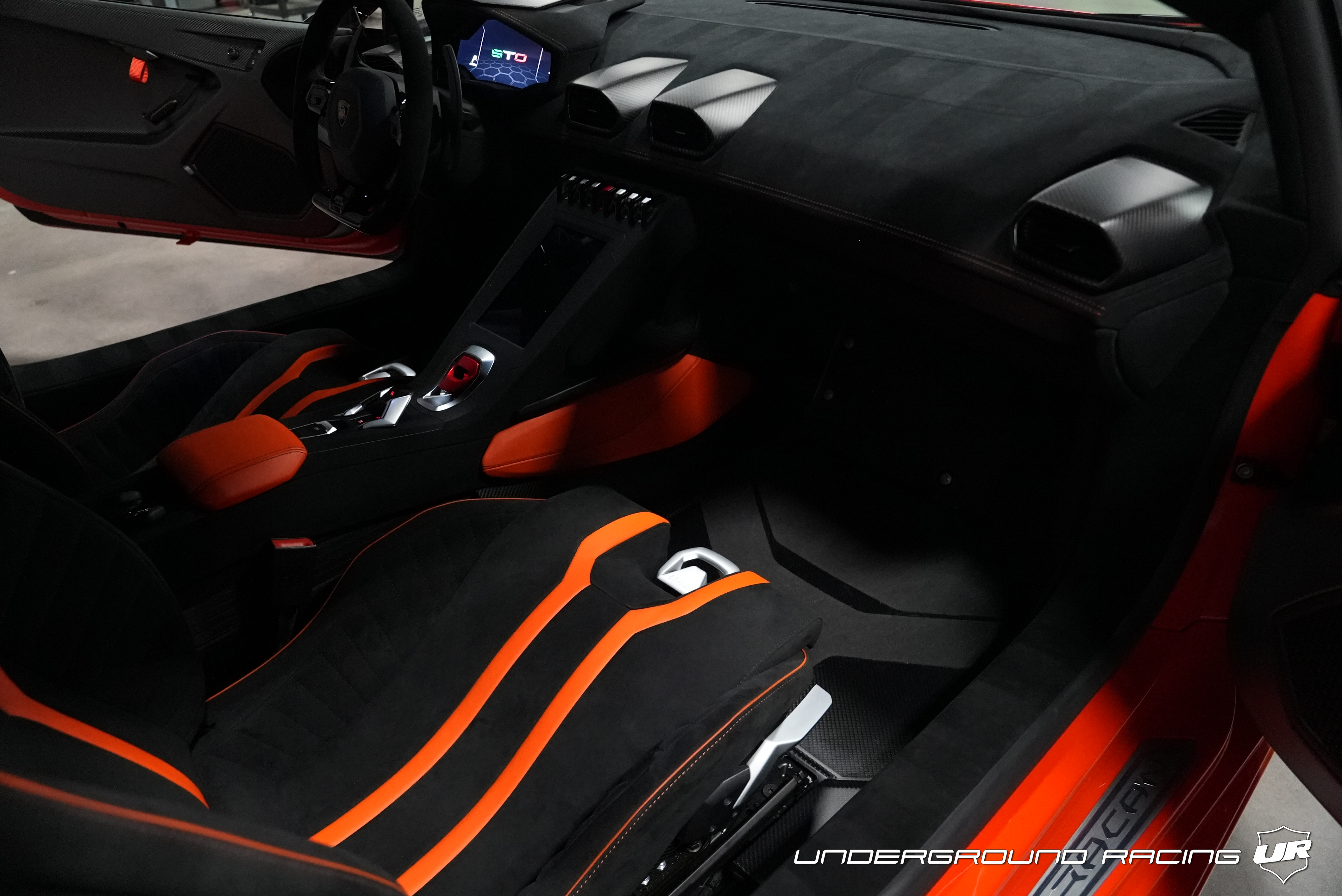 Used 2022 Lamborghini Huracan STO Coupe RWD image 13
