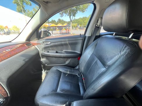 Used 2012 Chevrolet Impala LTZ FWD image 13