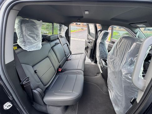 Used 2025 GMC Sierra 1500 SLT image 15