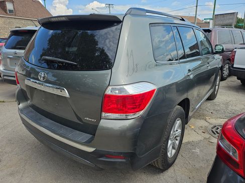 Used 2012 Toyota Highlander SE image 3