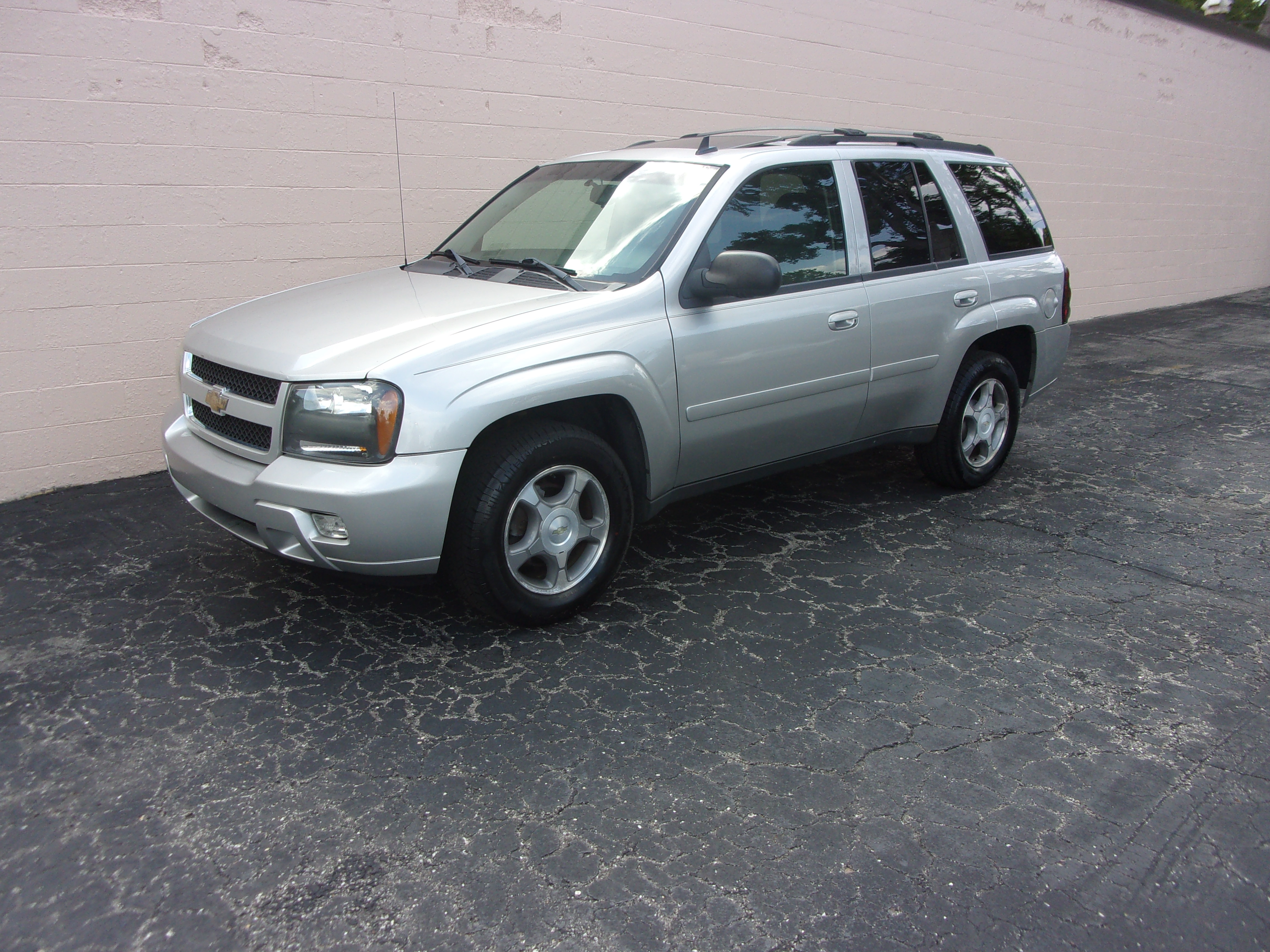 Used 2008 Chevrolet TrailBlazer LT RWD image 1