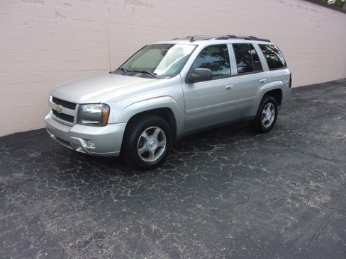 Used 2008 Chevrolet TrailBlazer LT RWD image 1
