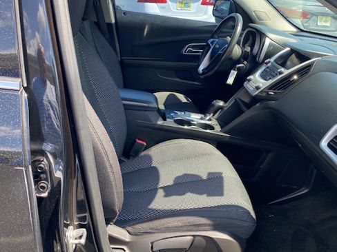 Used 2017 Chevrolet Equinox LT FWD image 15
